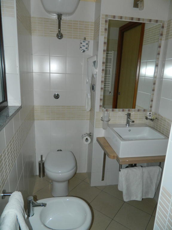 Hotel Conte Ruggero Serra San Bruno Værelse billede