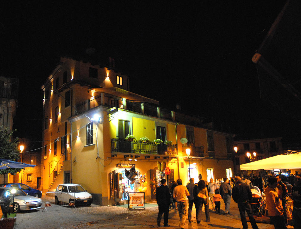 Hotel Conte Ruggero Serra San Bruno Eksteriør billede