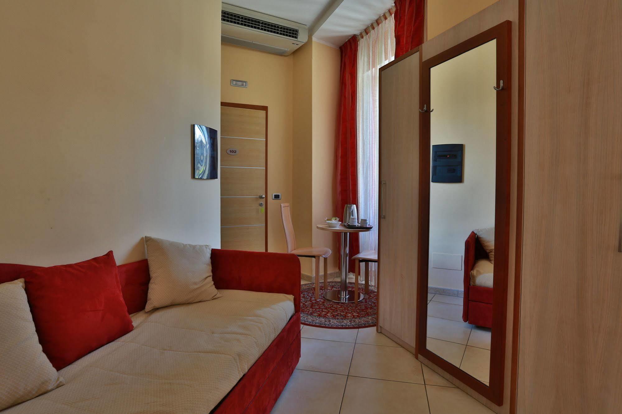 Hotel Conte Ruggero Serra San Bruno Eksteriør billede