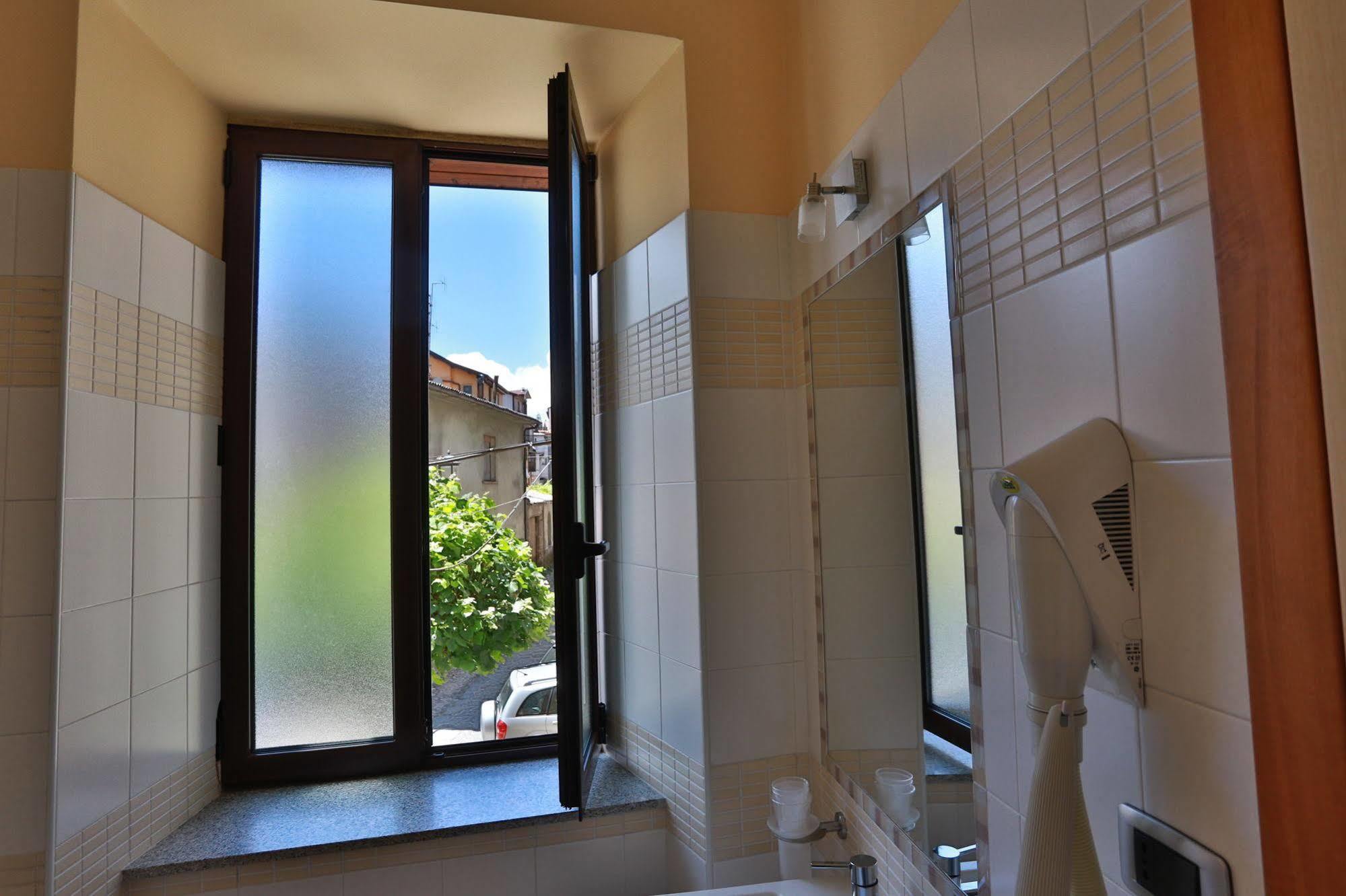 Hotel Conte Ruggero Serra San Bruno Eksteriør billede