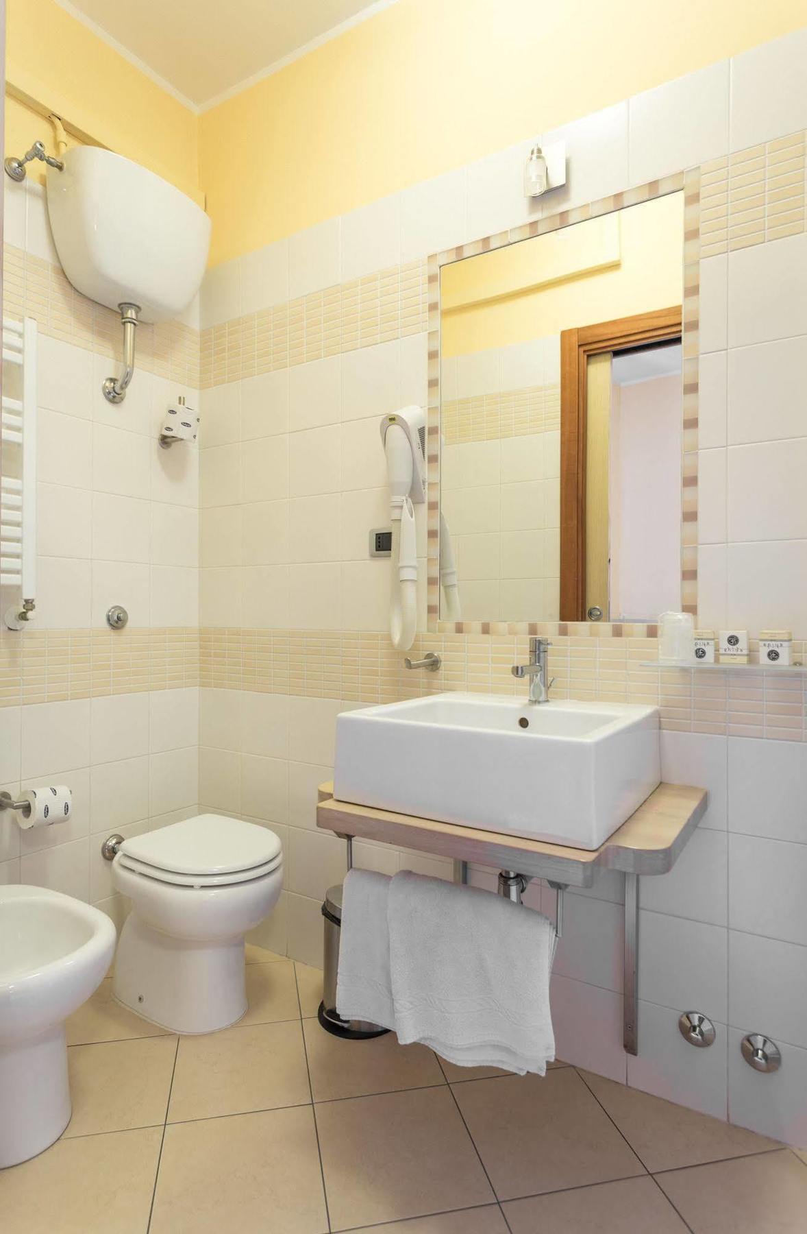 Hotel Conte Ruggero Serra San Bruno Eksteriør billede