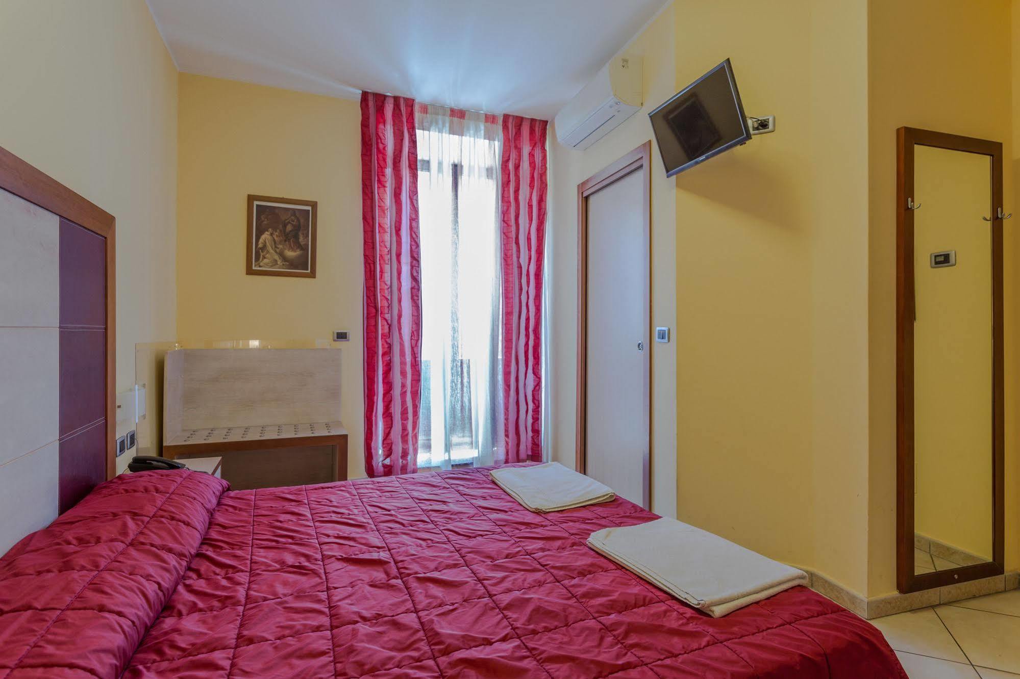 Hotel Conte Ruggero Serra San Bruno Eksteriør billede