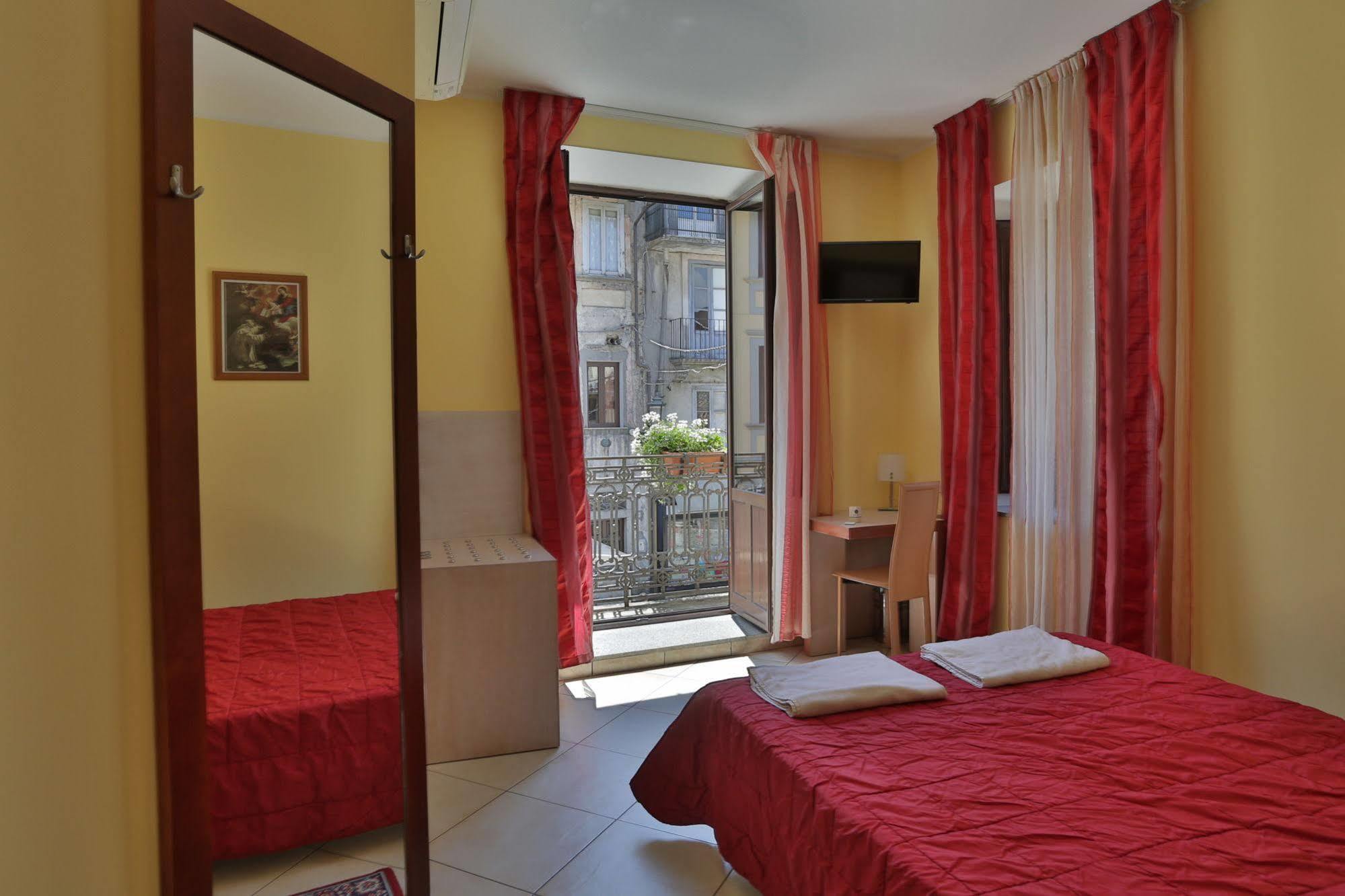 Hotel Conte Ruggero Serra San Bruno Eksteriør billede
