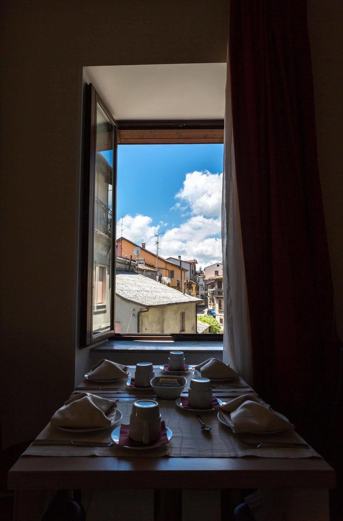 Hotel Conte Ruggero Serra San Bruno Eksteriør billede