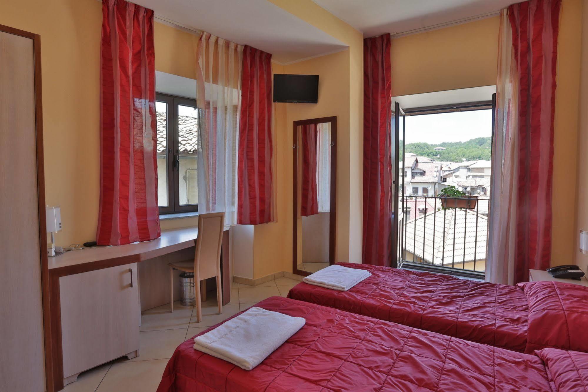 Hotel Conte Ruggero Serra San Bruno Eksteriør billede