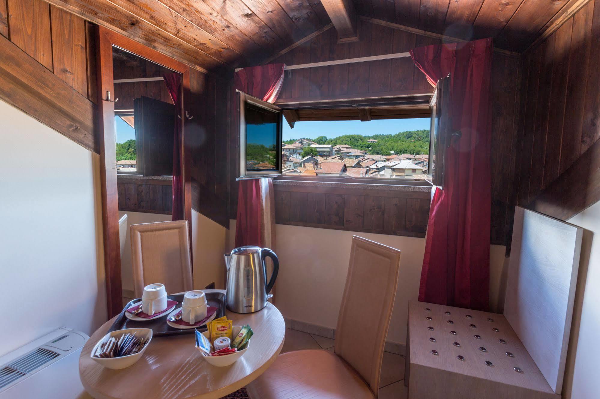 Hotel Conte Ruggero Serra San Bruno Eksteriør billede