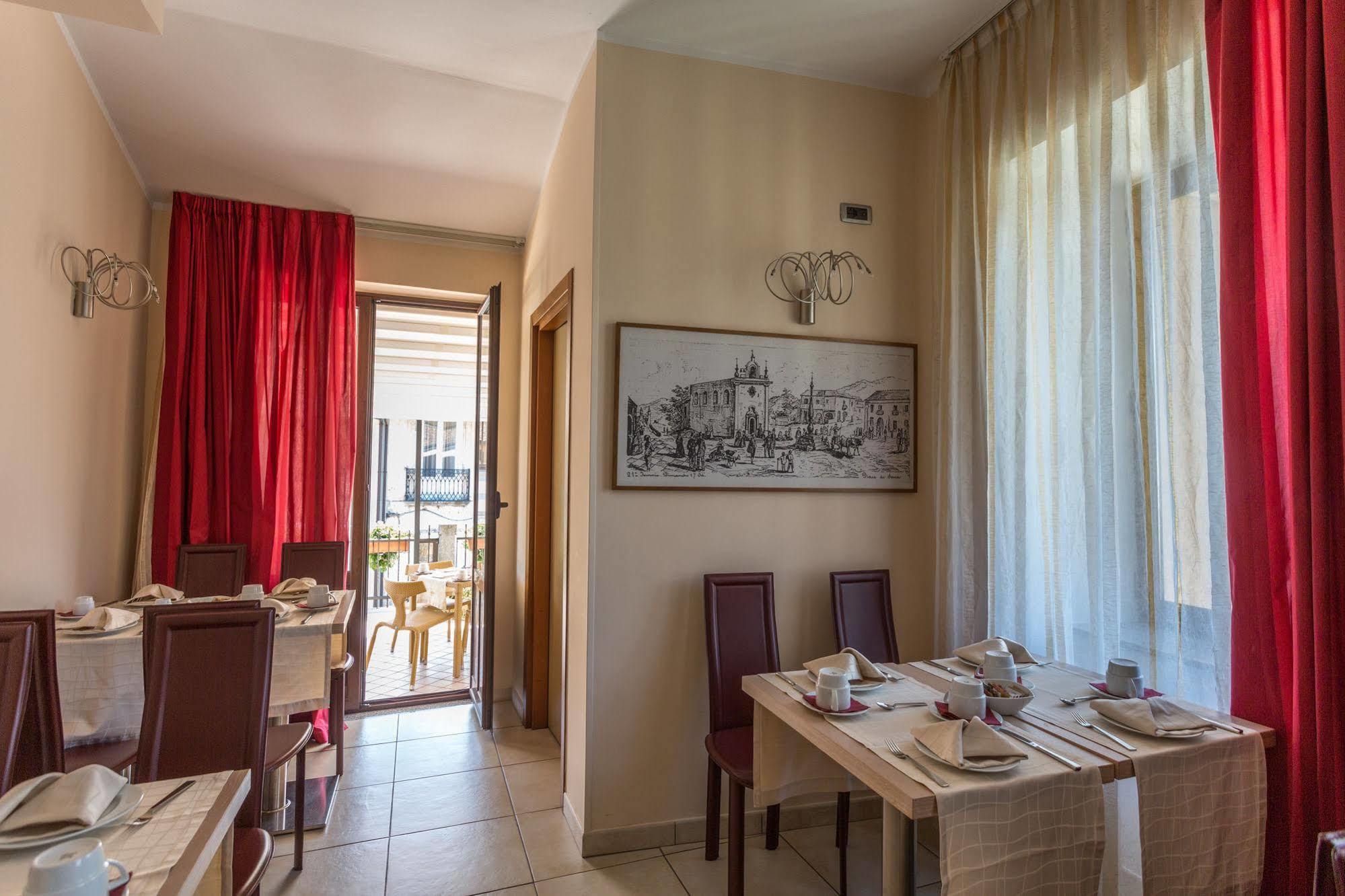 Hotel Conte Ruggero Serra San Bruno Eksteriør billede
